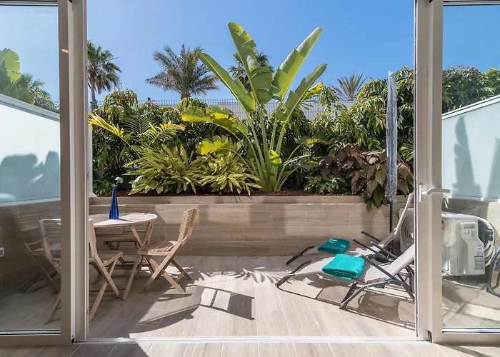 Home2Book Stylish Tropical Apt Terrace & Pool