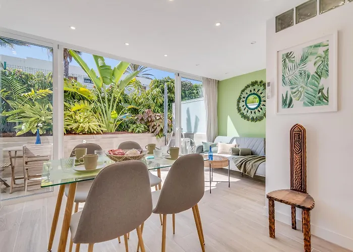 Home2Book Stylish Tropical Apt Terrace & Pool