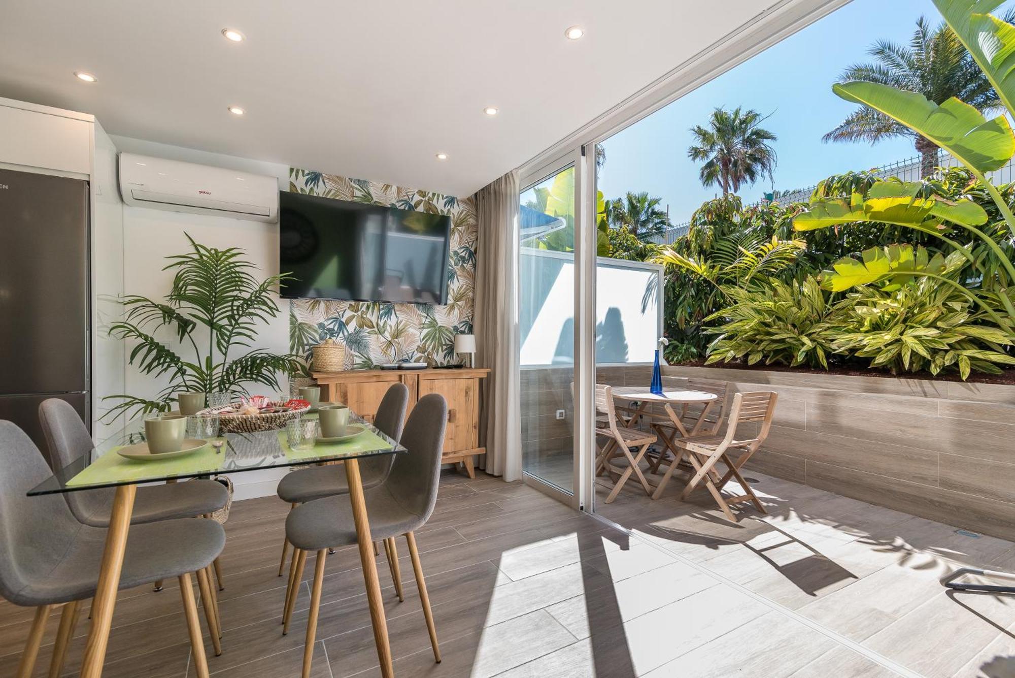Home2book Stylish Tropical Terrace & Pool Apartament *