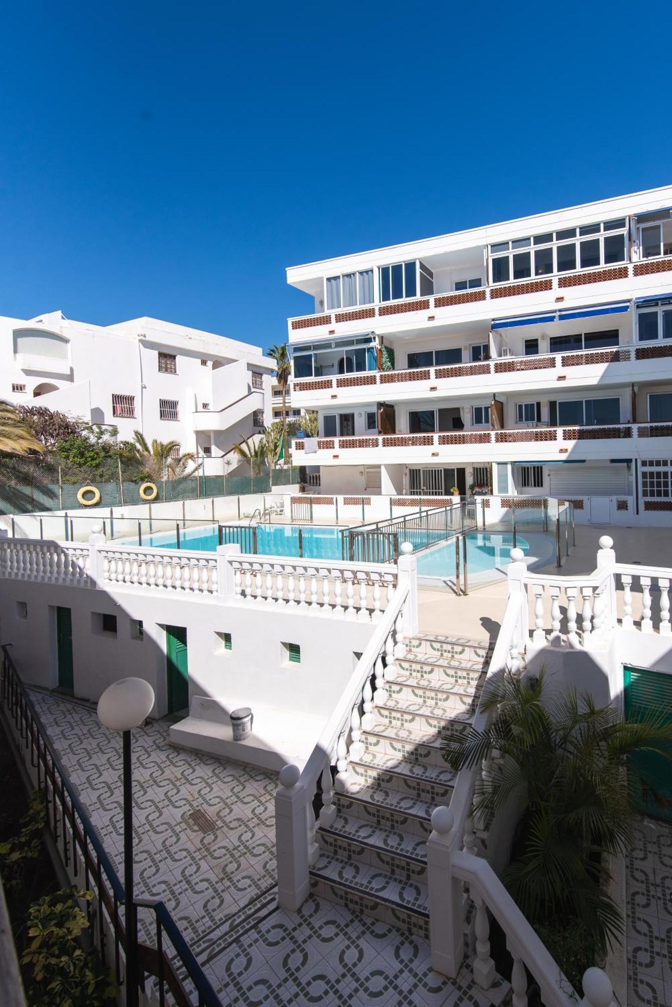 Home2book Stylish Tropical Terrace & Pool Apartament
